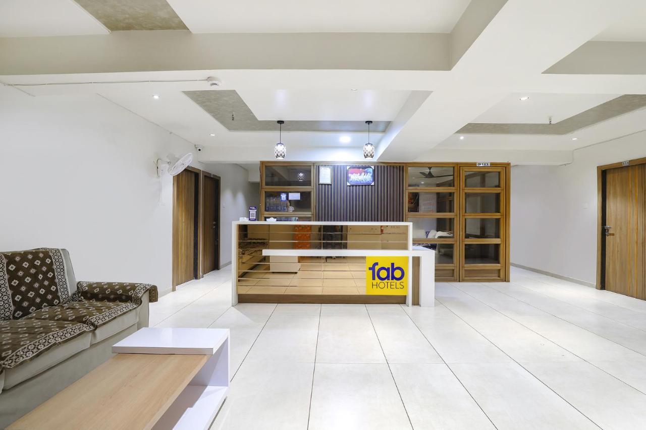 Fabhotel Bharosa Inn Ahmedabad Exterior foto