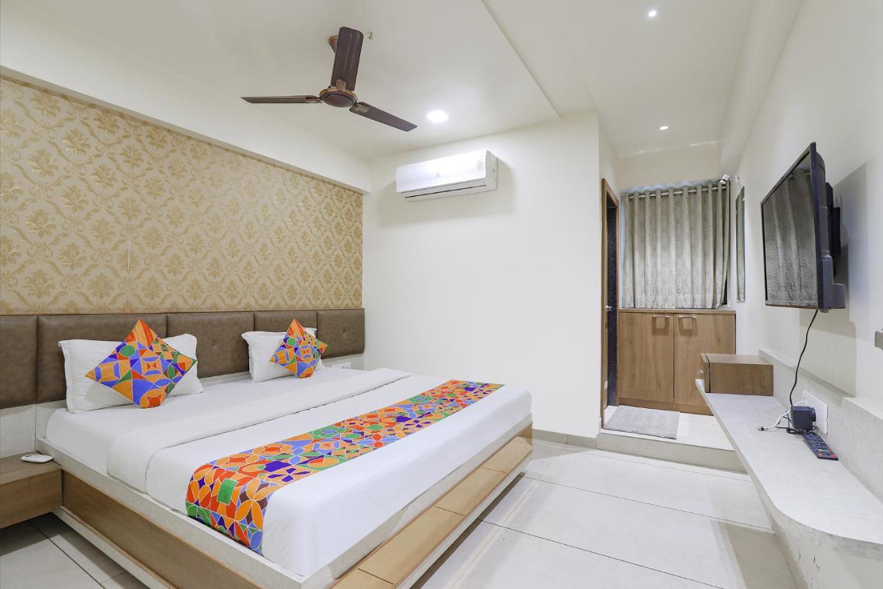 Fabhotel Bharosa Inn Ahmedabad Exterior foto